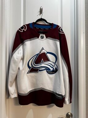 NHL Fanatics Jersey Colorado Avalanche Team White Mens XL Armpit To Armpit 27”